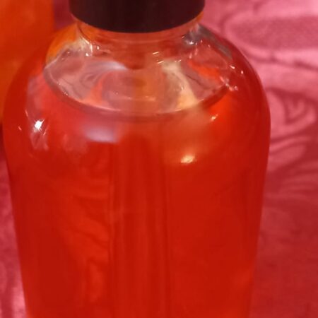 Magic oil  for African women for toning ,Brightening, erasing dark spots and stretch marks, great moisture ,make sure skin is a bit damp when applying.